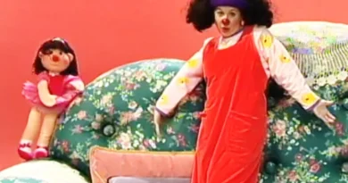 Alyson Court Reveals She Owns the Couch from Big Comfy Couch — But It Doesn’t Fit in Her House (Exclusive)