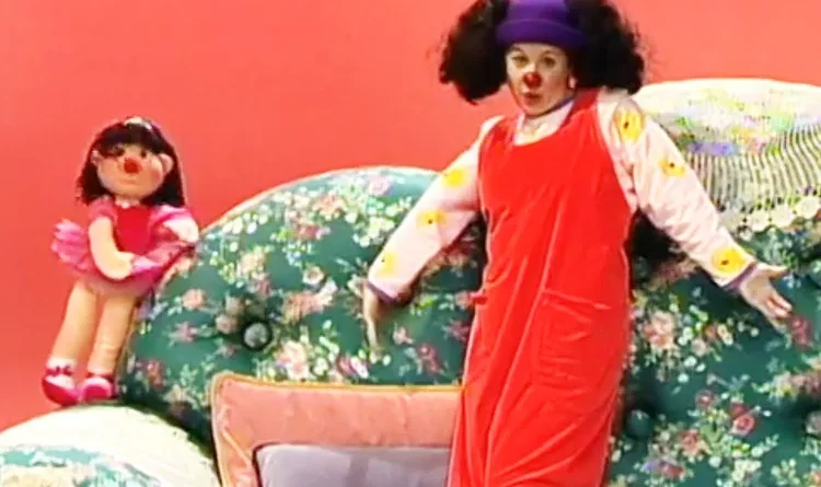 Alyson Court Reveals She Owns the Couch from Big Comfy Couch — But It Doesn’t Fit in Her House (Exclusive)