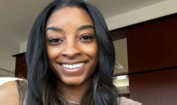 Simone Biles’ New Blonde Highlights are Gold Medal-Worthy: ‘I Did a Thing’