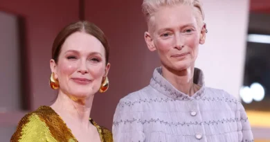 Julianne Moore and Tilda Swinton 17-Minute Standing Ovation